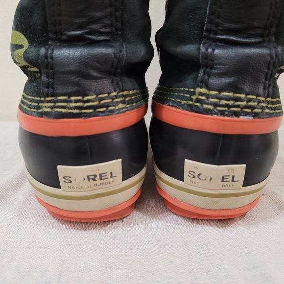 Sorel winter boots sz 2 - Picture 7 of 9